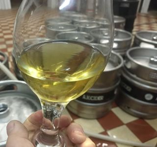 Kardinál🍎 z Dubovska, sklizeň 2022 jde do sudů a lahví. Suchý jako Sahara s hořkostí, kterou dělají naše divoké...